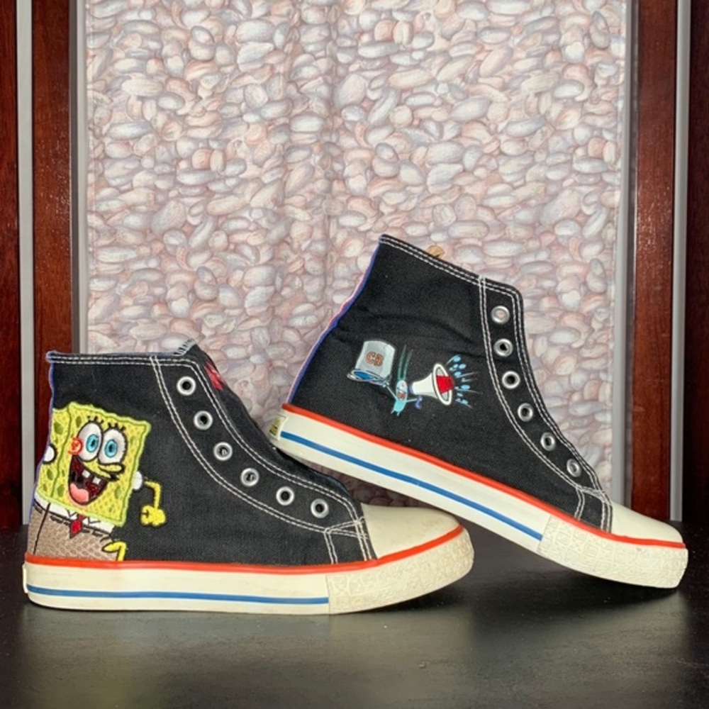 SPONGEBOB SQUAREPANTS black tennis shoes.